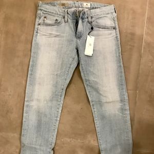 NWT AG The Nikki Relaxed Skinny